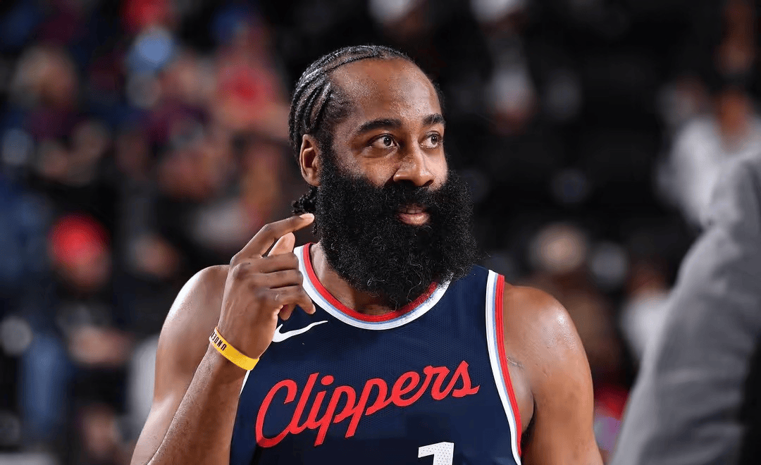 包含哈登新星出色发挥表现突出，加拿大队前途光明！赢得满堂喝彩的词条