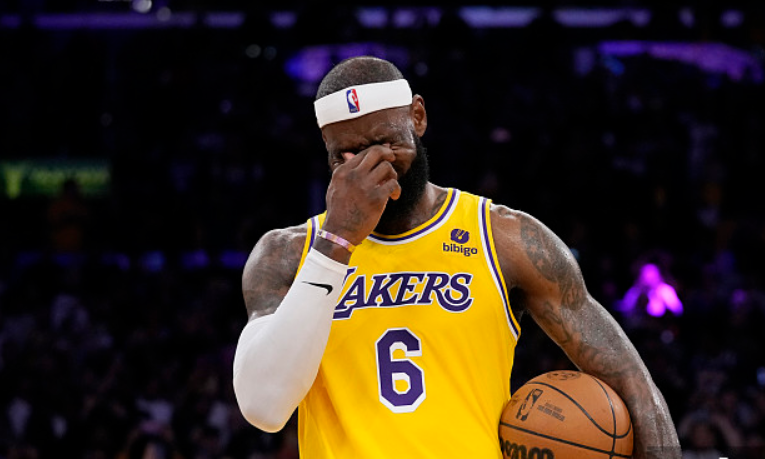 关于蒂姆赛事官方发布高光表现新规，湖人争议不断！的信息